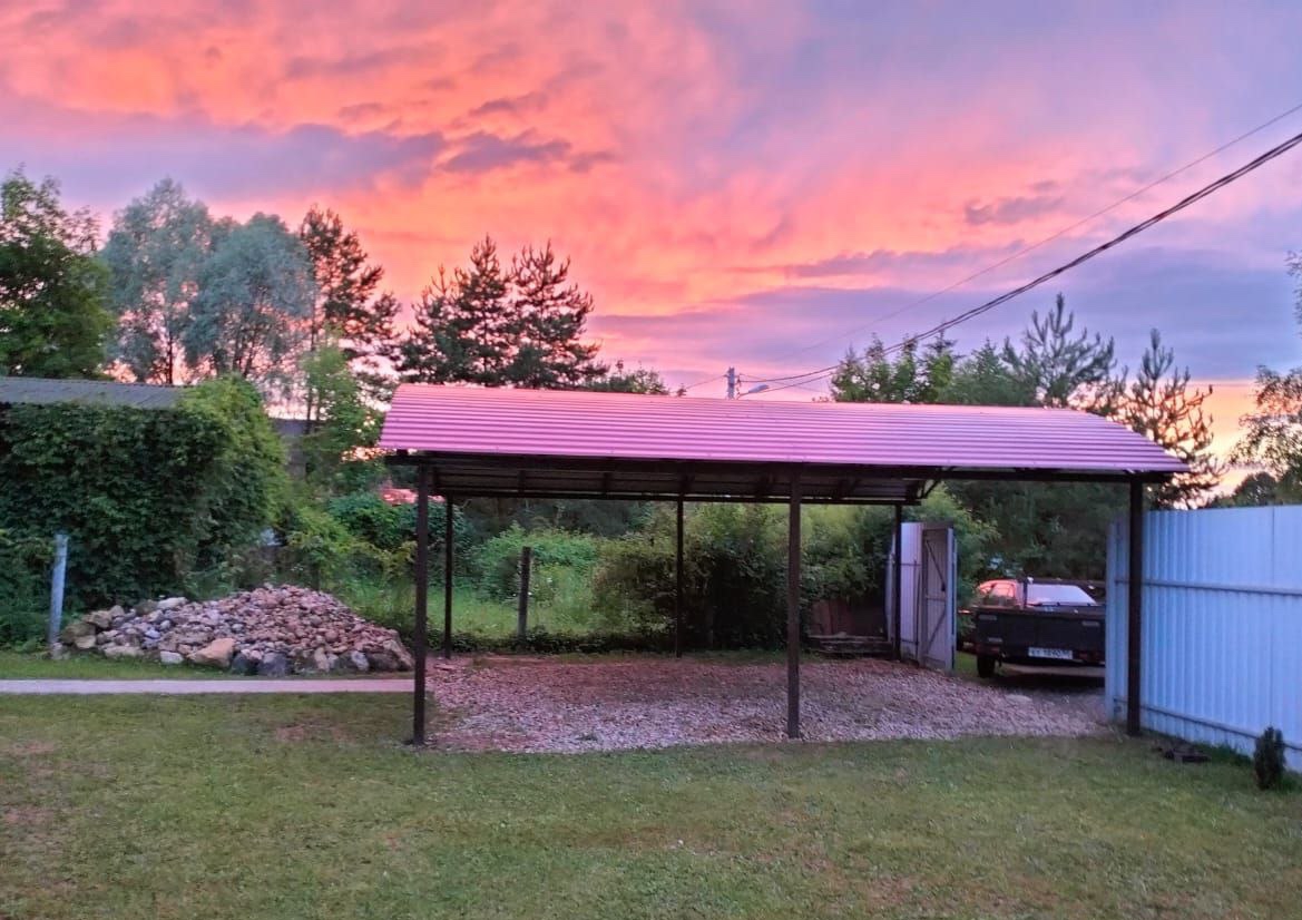 Двускатный автонавес для дачи Двускатный навес с поликарбонатом для автомобиля